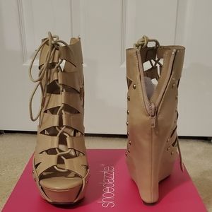 Shoe Dazzle Wedge
